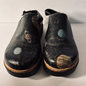 Look new..DOGO…leather clogs